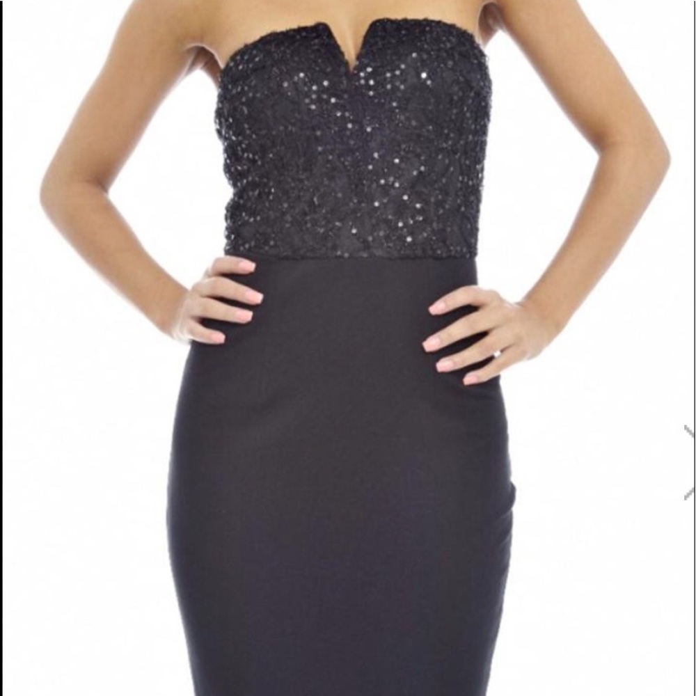 Women sz 6 Strapless, Split neckline Bodycon dress